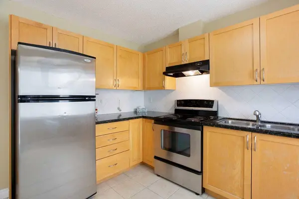 120 Cedarwood LN SW, Calgary, AB T2W 6J3