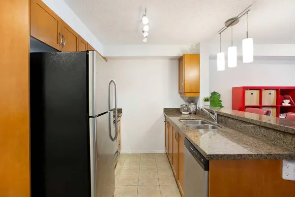 60 Panatella ST NW #4310, Calgary, AB T3K 0M4