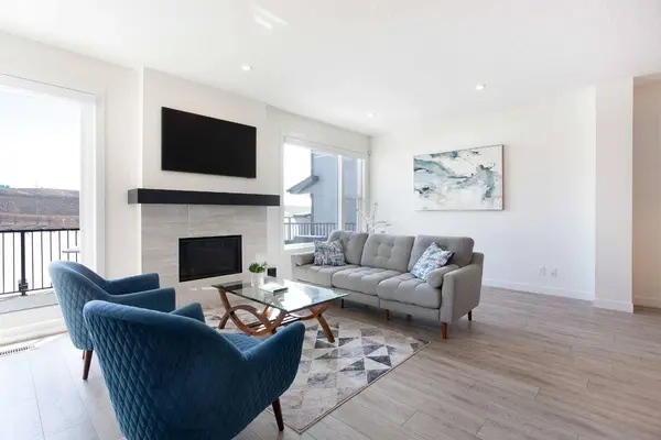 152 Cranbrook GDNS SE, Calgary, AB T3M 3K6