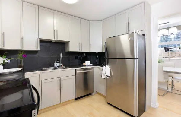 354 Brae Glen RD SW, Calgary, AB T2W 1B6