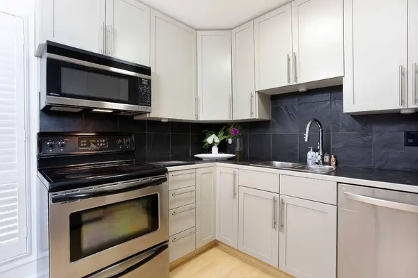 354 Brae Glen RD SW, Calgary, AB T2W 1B6
