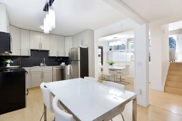354 Brae Glen RD SW, Calgary, AB T2W 1B6