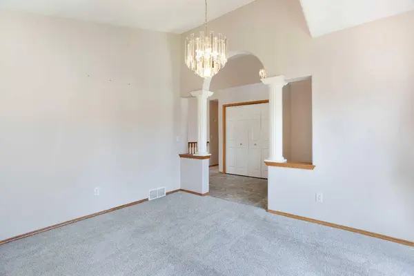54 Shawbrooke PL SW, Calgary, AB T2Y 3B8