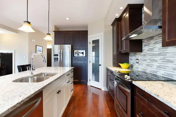 136 43 AVE NW, Calgary, AB T2K 0H6