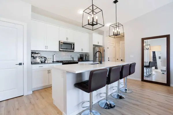 71 Lucas ST NW #15, Calgary, AB T3P 1S3