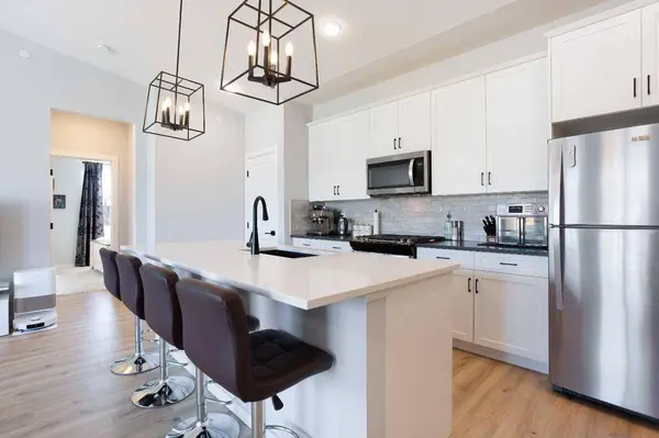 71 Lucas ST NW #15, Calgary, AB T3P 1S3
