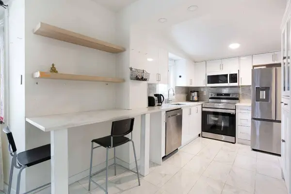 7421 21A ST SE, Calgary, AB T2C 0W1