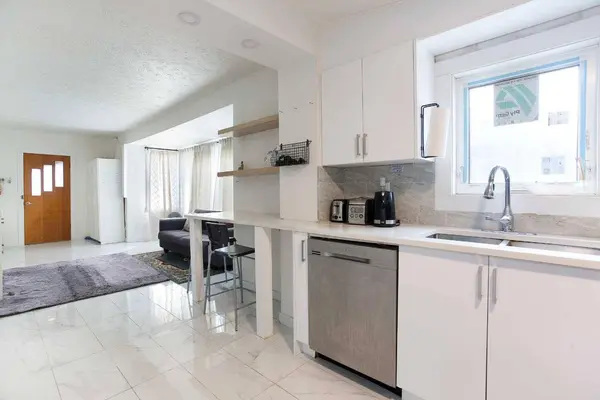 7421 21A ST SE, Calgary, AB T2C 0W1