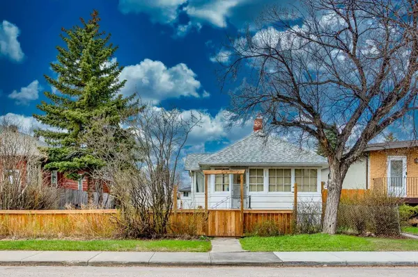 7421 21A ST SE, Calgary, AB T2C 0W1