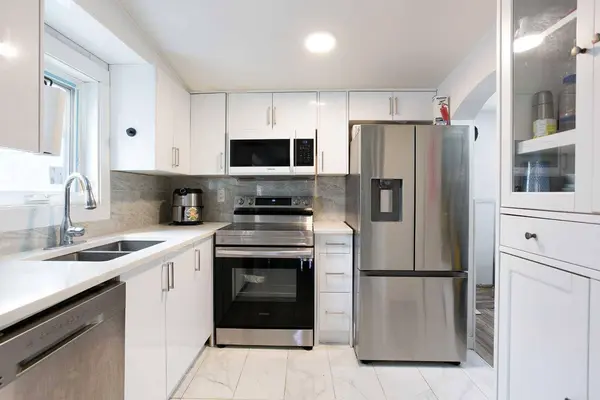 7421 21A ST SE, Calgary, AB T2C 0W1