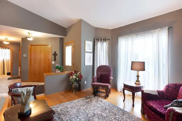 110 Arbour Ridge HTS NW, Calgary, AB T3G 3Z1