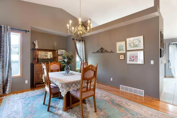 110 Arbour Ridge HTS NW, Calgary, AB T3G 3Z1
