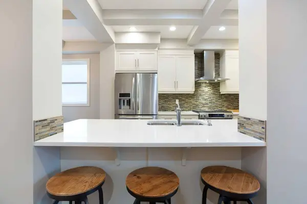 4827 22 AVE NW, Calgary, AB T3B 0Y4