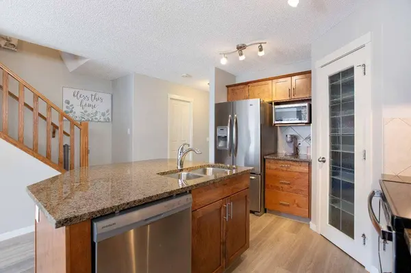30 Cranwell Common SE, Calgary, AB T3M 0J4