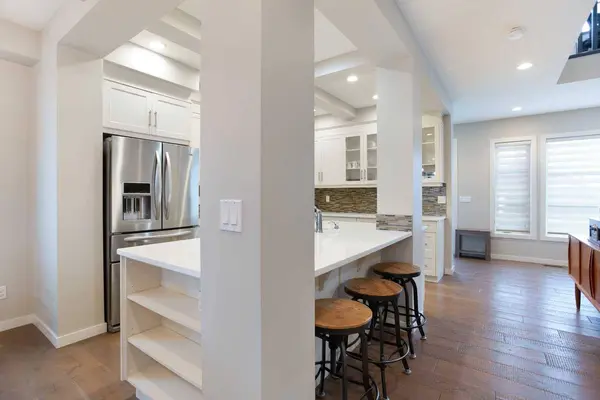 4827 22 AVE NW, Calgary, AB T3B 0Y4