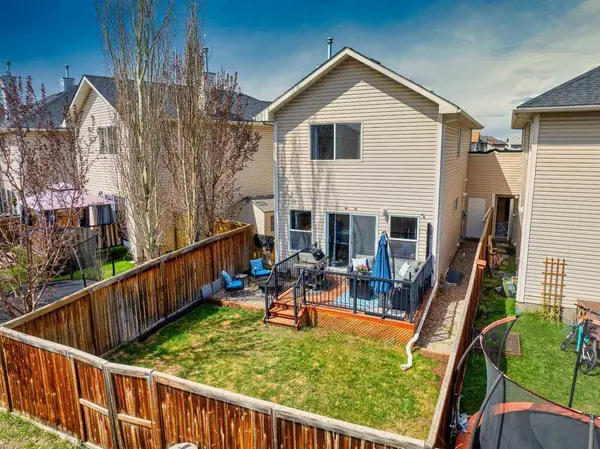 30 Cranwell Common SE, Calgary, AB T3M 0J4