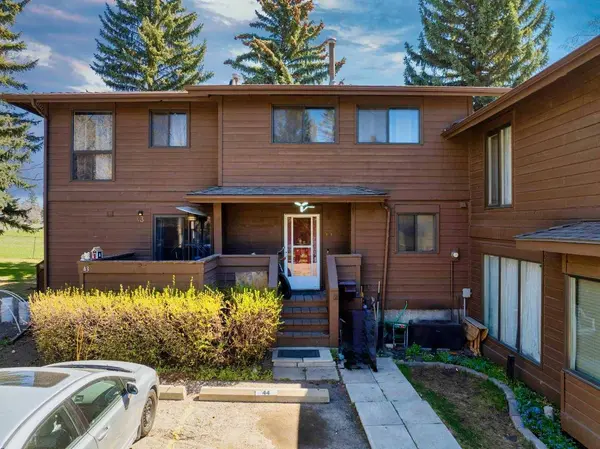 336 Rundlehill DR NE #44, Calgary, AB T1Y 2Y2