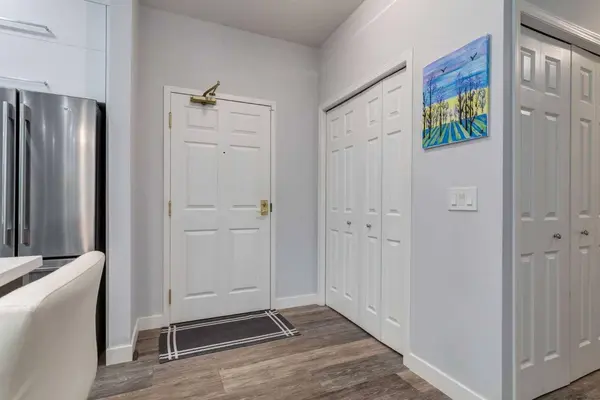 5201 Dalhousie DR NW #128, Calgary, AB T3A 5Y7