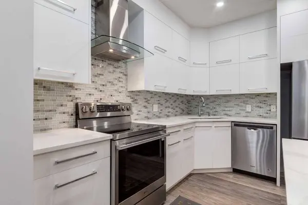 5201 Dalhousie DR NW #128, Calgary, AB T3A 5Y7