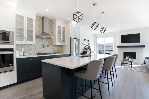 152 Cranbrook GDNS SE, Calgary, AB T3M 3K6