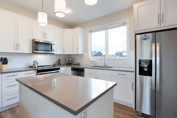 380 Belmont AVE SW, Calgary, AB T2X 4H8