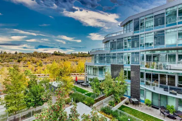 138 Waterfront CT SW #311, Calgary, AB T2P 1L1