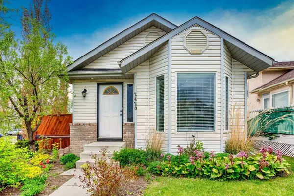 2420 Riverstone RD SE, Calgary, AB T2C 4E2