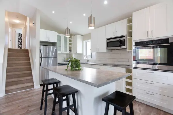 2420 Riverstone RD SE, Calgary, AB T2C 4E2