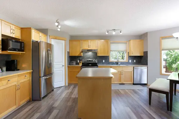 214 Tuscany Ravine RD NW, Calgary, AB T3L 2W9