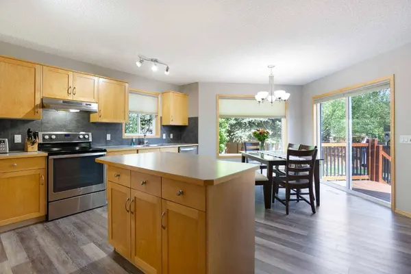 214 Tuscany Ravine RD NW, Calgary, AB T3L 2W9