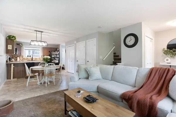 79 Sunset RD, Cochrane, AB T4C 0W4