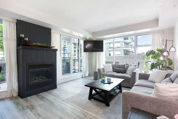 205 Riverfront AVE SW #201, Calgary, AB T2P 5K4