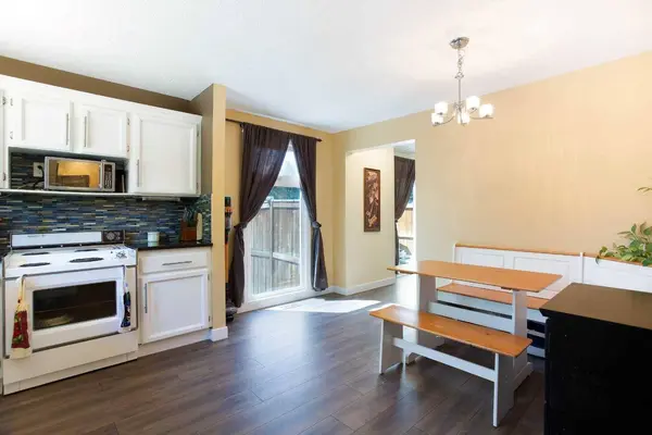 630 Sabrina RD SW #81, Calgary, AB T2W 2N7