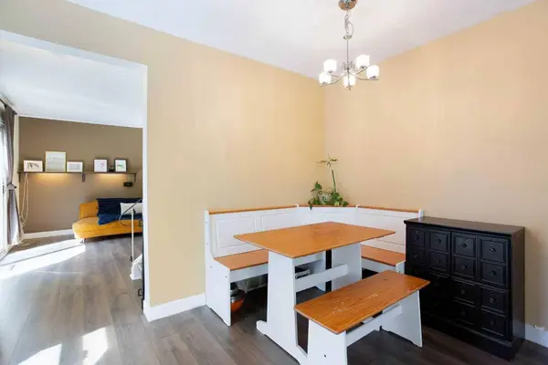 630 Sabrina RD SW #81, Calgary, AB T2W 2N7