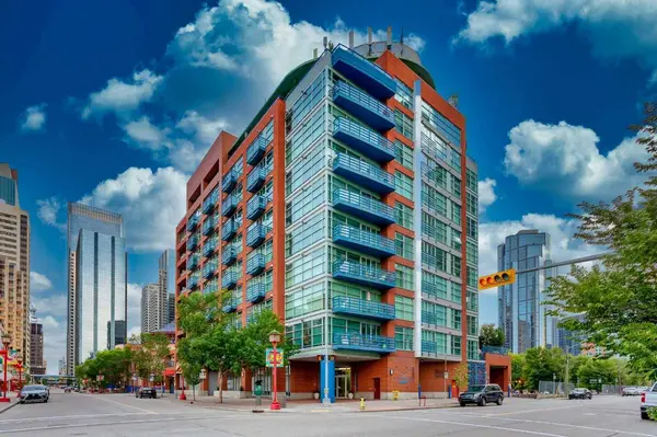 205 Riverfront AVE SW #201, Calgary, AB T2P 5K4