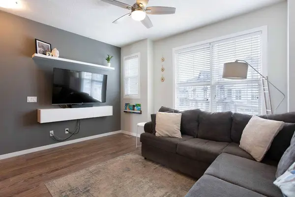 88 New Brighton PT SE, Calgary, AB T2Z 1B8