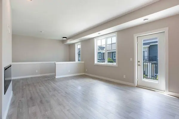 607 Cranbrook WALK SE, Calgary, AB T3M 2V5