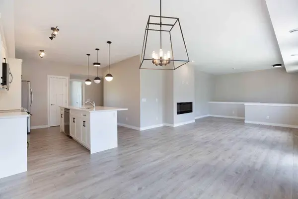 607 Cranbrook WALK SE, Calgary, AB T3M 2V5