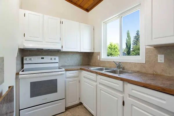 2634 Oakmoor DR SW, Calgary, AB T2V 4E7