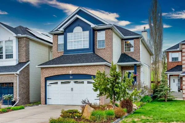 30 Discovery Ridge GDNS SW, Calgary, AB T3H 5L6
