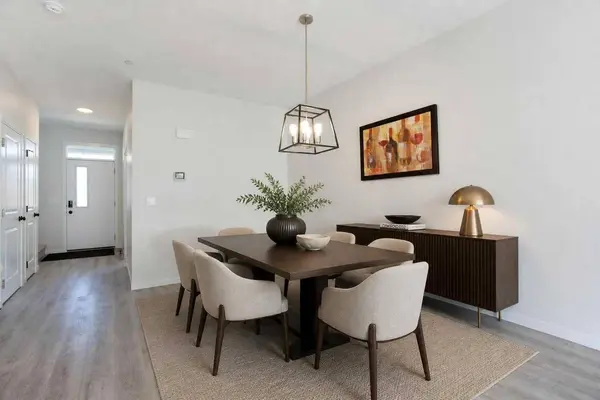112 W Lucas ST NW, Calgary, AB T3P 1R6