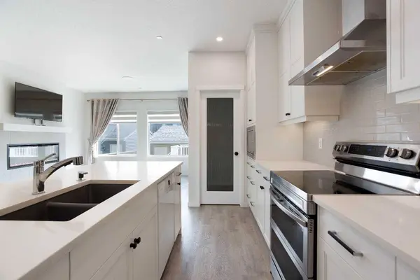 112 Lucas ST NW, Calgary, AB T3P 1R6