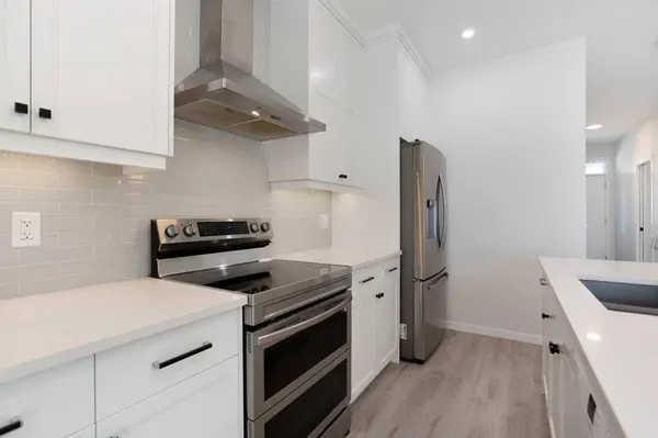112 Lucas ST NW, Calgary, AB T3P 1R6