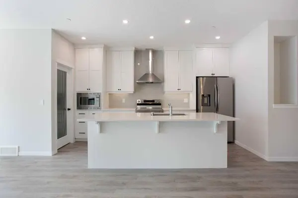 112 Lucas ST NW, Calgary, AB T3P 1R6