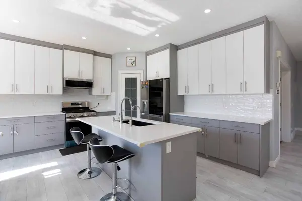 1925 E Luxstone PARK SW, Airdrie, AB T4B 3B5