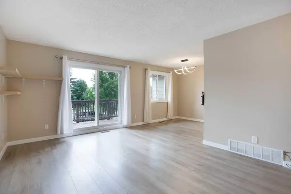 3627 Cedarille DR SW, Calgary, AB T2W 3J5