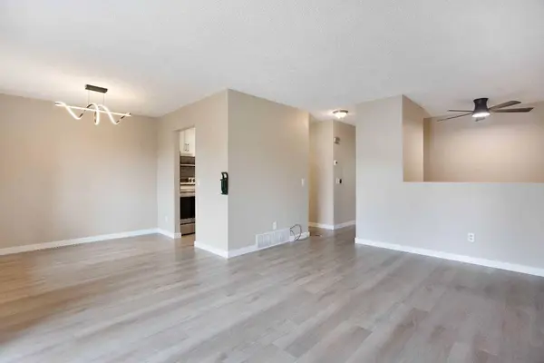 3627 Cedarille DR SW, Calgary, AB T2W 3J5