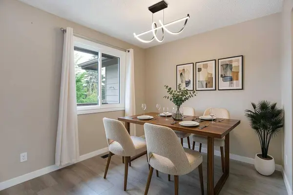 3627 Cedarille DR SW, Calgary, AB T2W 3J5