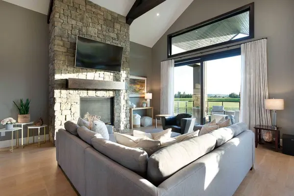 2 Sunset Ridge DR, Rural Foothills County, AB T1S 5B7