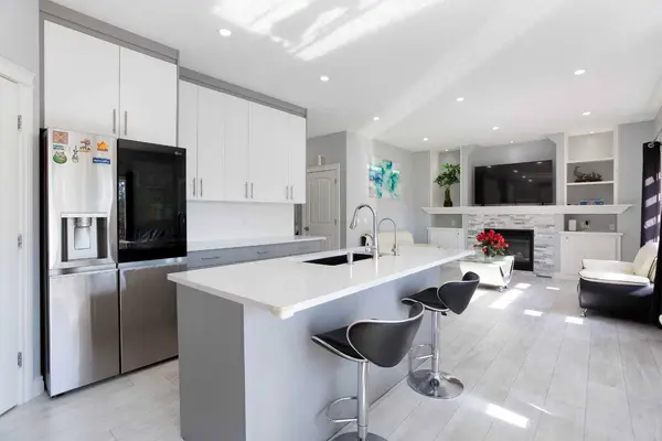 1925 E Luxstone PARK SW, Airdrie, AB T4B 3B5